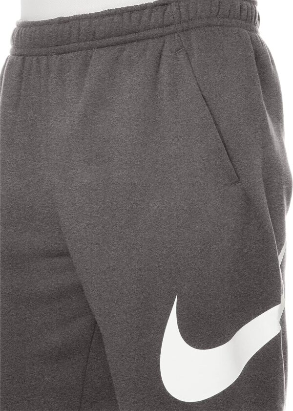 Nike Men's Sportswear Club Short Basketball Graphic - Image 2